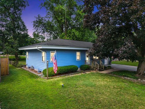 416 Holly Ct, Genoa, IL, 60135-1133 | Card Image