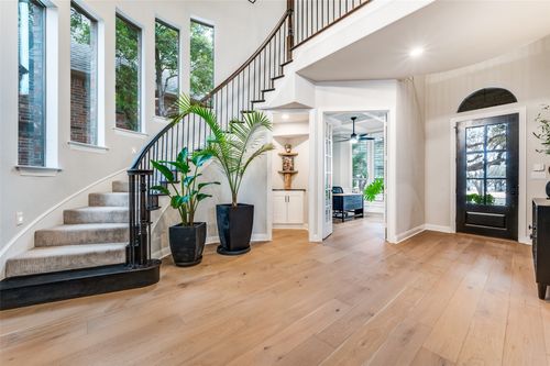 28 Clear Pond Dr, Frisco, TX, 75034-8581 | Card Image