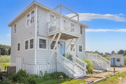 3 Bayview Street, Hull, MA, 02045 | Card Image