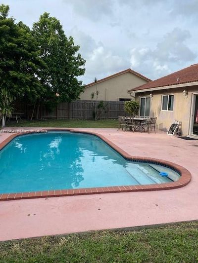 15064 Sw 148th Ct, House other with 3 bedrooms, 2 bathrooms and null parking in Miami FL | Image 2