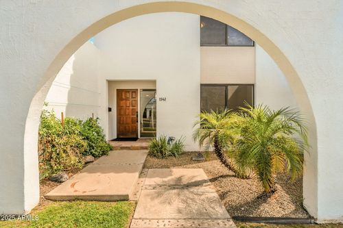 1941 E Medlock Dr, Phoenix, AZ, 85016-4128 | Card Image