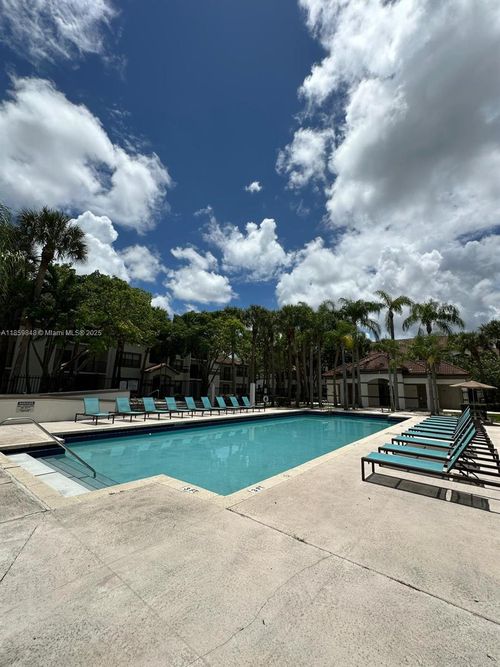 8-550 S Park Rd, Hollywood, FL, 33021-8598 | Card Image
