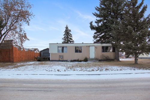 5402 46 Avenue W, Home with 3 bedrooms, 1 bathrooms and 2 parking in Forestburg AB | Card Image