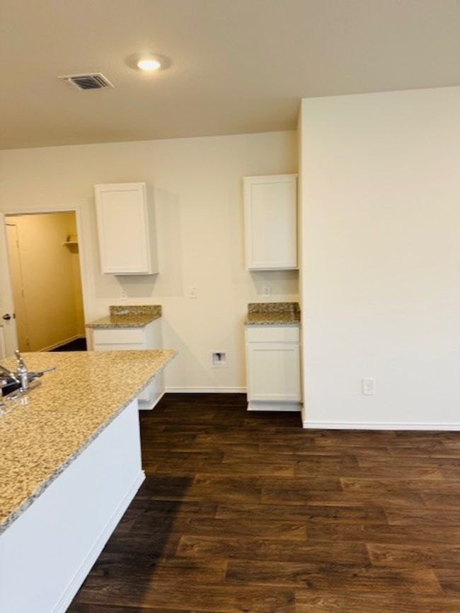 425 Frogmore Loop, House other with 4 bedrooms, 3 bathrooms and 2 parking in Uhland TX | Image 10