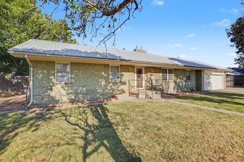 992 Hughes Dr, Blair, OK, 73526 | Card Image