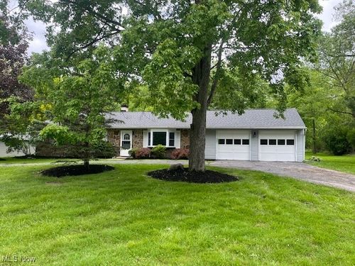 8280 Maple Dr, Chesterland, OH, 44026-2514 | Card Image