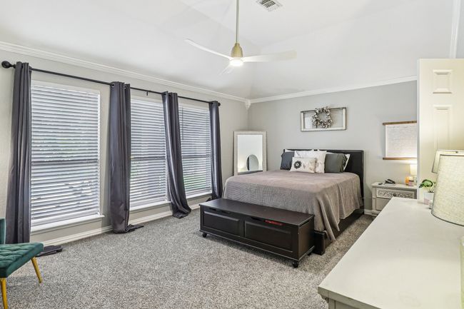 1708 Crestmeadow Ln, House other with 3 bedrooms, 2 bathrooms and null parking in Mansfield TX | Image 4