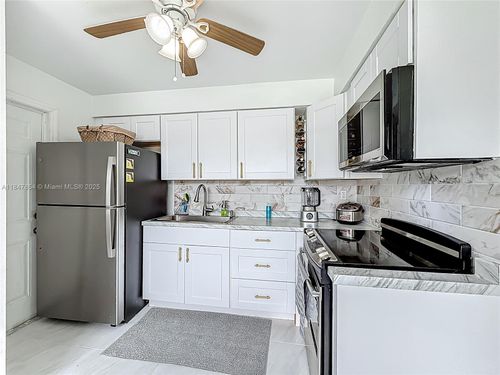 a-2223 Liberty St, Hollywood, FL, 33020-2024 | Card Image