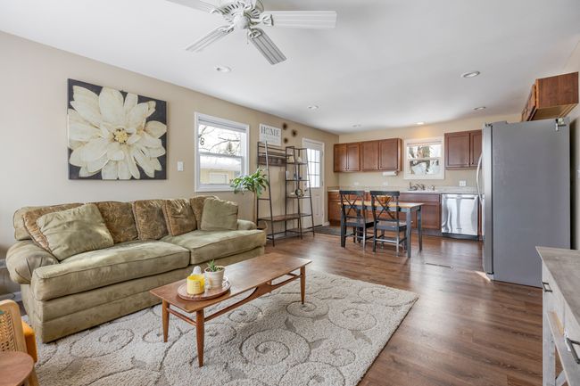 17877 W Gages Lake Rd, House other with 3 bedrooms, 1 bathrooms and 2 parking in Grayslake IL | Image 5