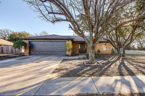 305 Bentley Dr, Joshua, TX, 76058-2904 | Card Image