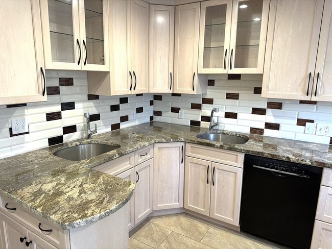 R - 59 Union St, Condo with 3 bedrooms, 3 bathrooms and 1 parking in Boston MA | Image 13