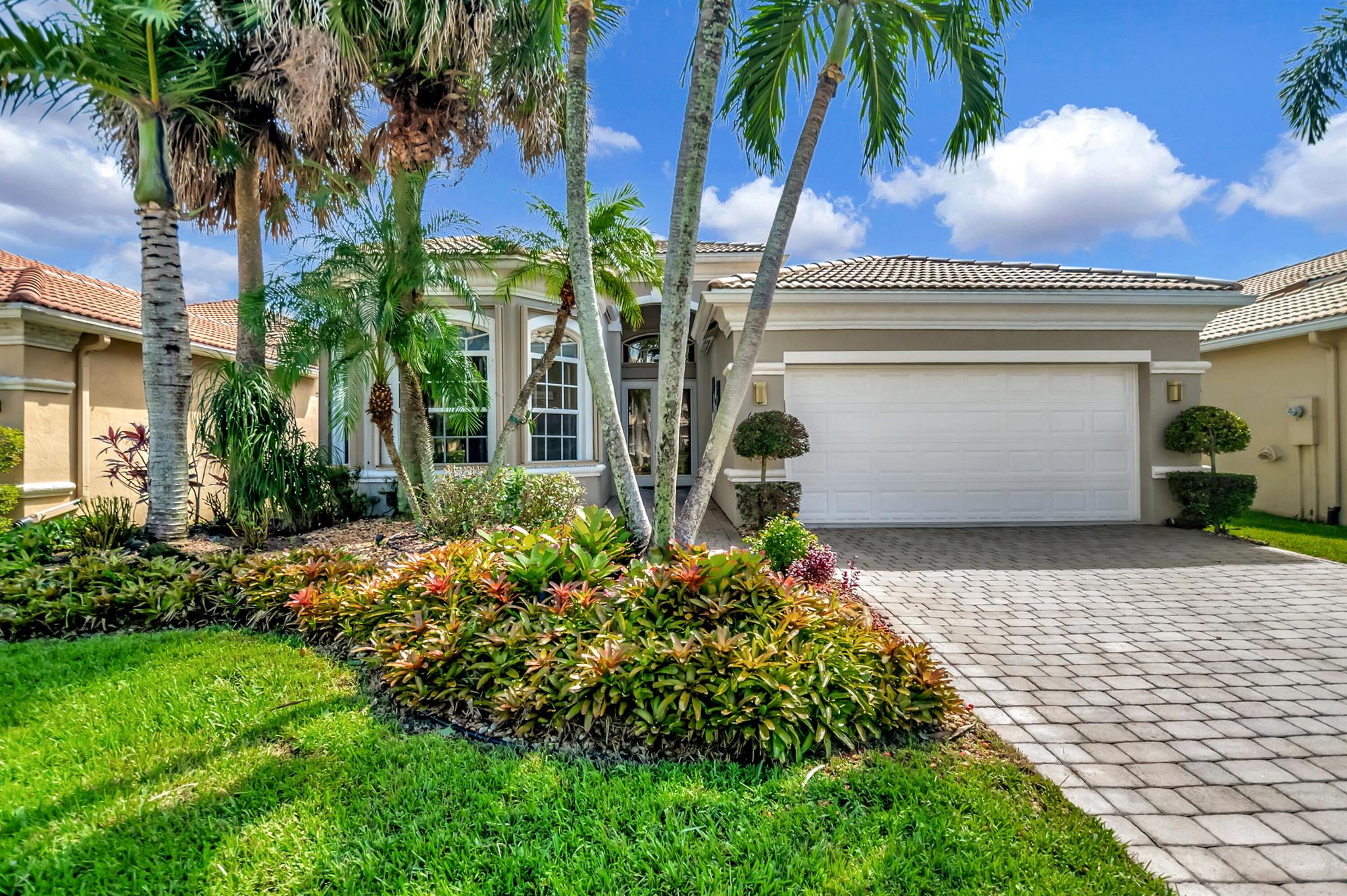 Via Rienzo , Lake Worth, FL 33467