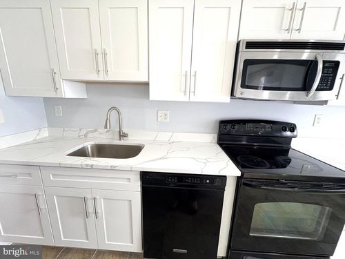 306 Paddock Dr, CHESTERBROOK, PA, 19087-5529 | Card Image