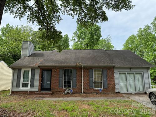6000 Crosswood Ct, Charlotte, NC, 28215-2166 | Card Image