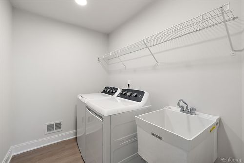 403-460 Mystic Cove Lane, Lake Orion Village, MI, 48362 | Card Image