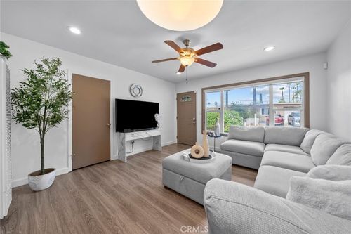 1411 Broadway Pl, Escondido, CA, 92025 | Card Image