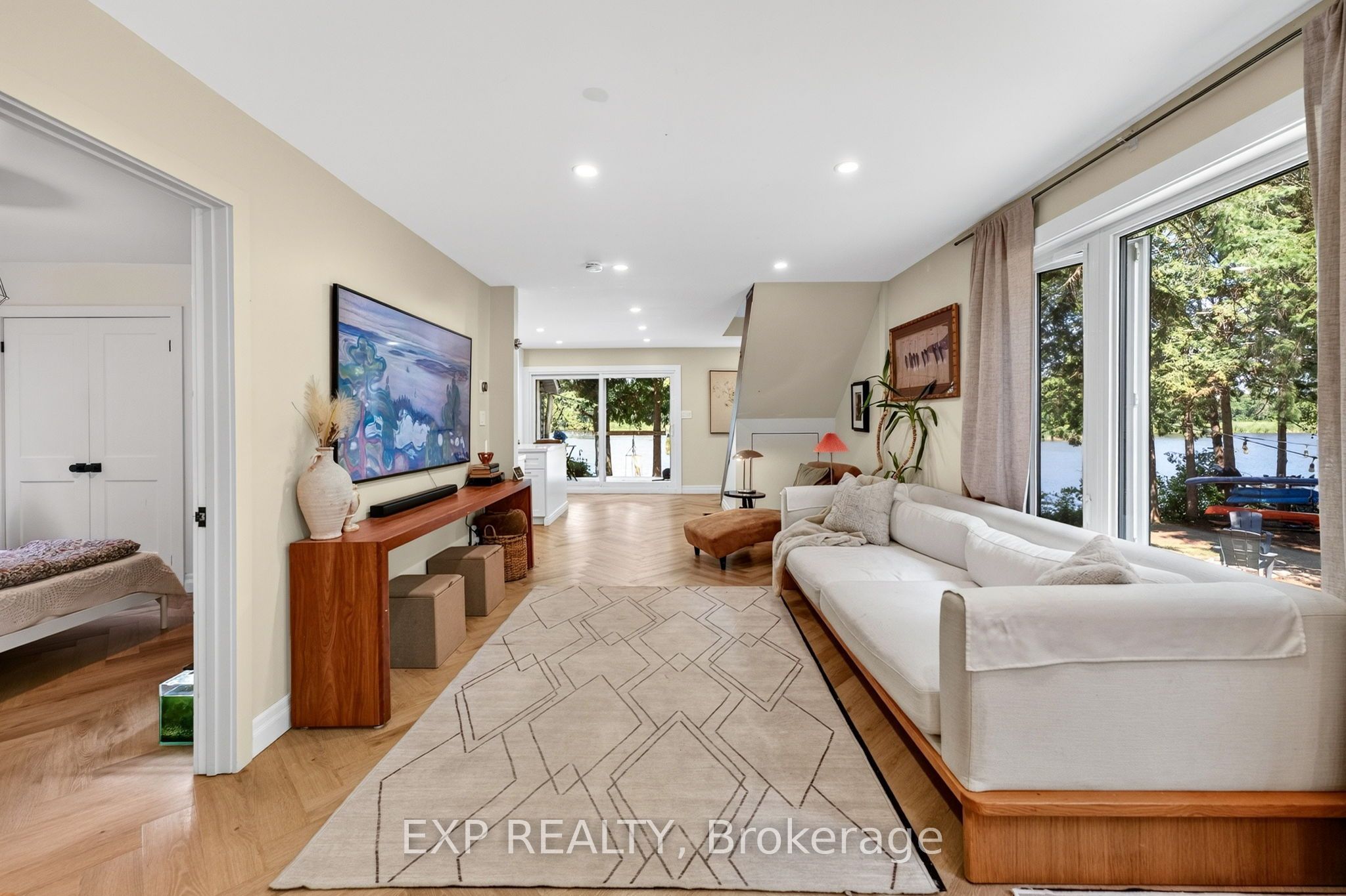 Residential in Georgina 5