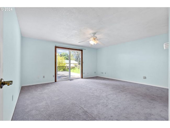 5750 Sw River Rd, House other with 3 bedrooms, 2 bathrooms and 2 parking in Hillsboro OR | Image 16