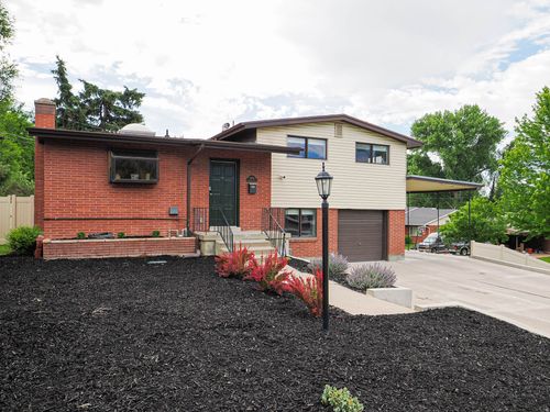 4601 S Creekview Cir, Murray, UT, 84107-3917 | Card Image