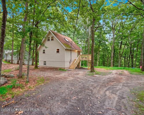 550 Whippoorwill Dr, Bushkill, PA, 18324-6897 | Card Image