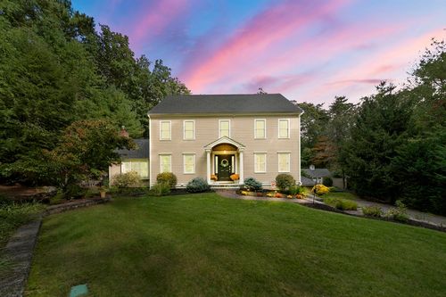 66 Hemlock Dr, Pembroke, MA, 02359-2037 | Card Image