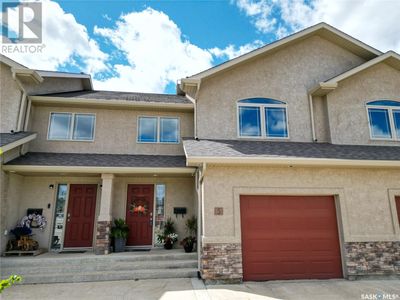 1600 Muzzy Dr, Townhouse with 3 bedrooms, 3 bathrooms and null parking in Prince Albert SK | Image 1