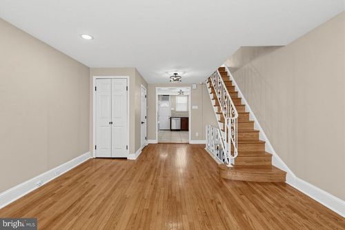 2405 S Warnock St, PHILADELPHIA, PA, 19148-3635 | Card Image