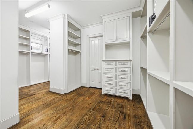 8304 Maple Ct, House other with 5 bedrooms, 5 bathrooms and 2 parking in Bellaire TX | Image 30