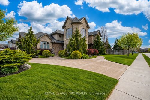 8479 Forestview Blvd, Niagara Falls, ON, L2H0B2 | Card Image