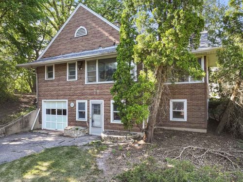 2810 Fischer Dr, Burlington, WI, 53105-9142 | Card Image