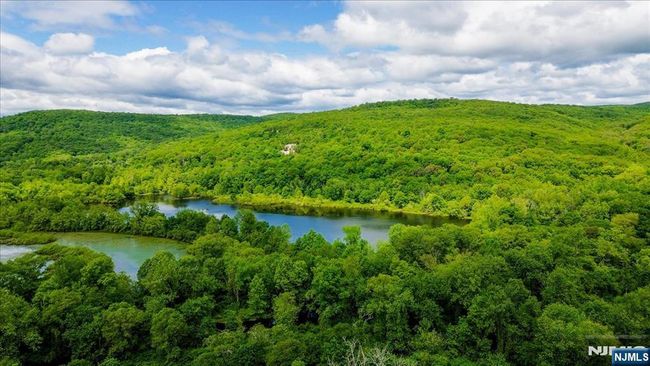 45 Riverview Ter, House other with 6 bedrooms, 6 bathrooms and null parking in Mahwah NJ | Image 45