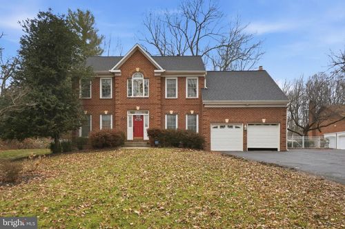 8656 Tuttle Rd, SPRINGFIELD, VA, 22152-2243 | Card Image