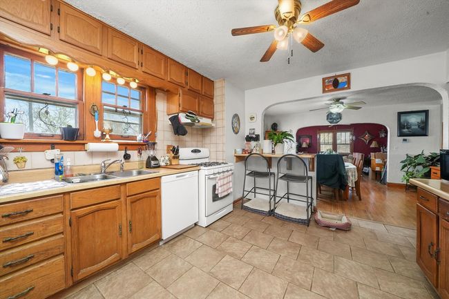 40065 Kenosha Rd, House other with 4 bedrooms, 2 bathrooms and 6 parking in Beach Park IL | Image 9