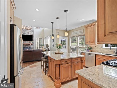 25530 Chilmark Dr, CHANTILLY, VA, 20152-5330 | Card Image