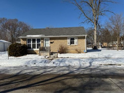 5525 W Long Island Drive, Milwaukee, WI, 53209 | Card Image