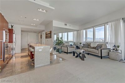 2000 - 4471 Dean Martin Drive, Home with 1 bedrooms, 1 bathrooms and 1 parking in Las Vegas NV | Image 3