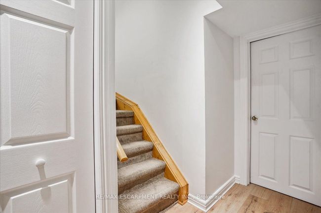 2403 Emerson Dr, House attached with 3 bedrooms, 4 bathrooms and 1 parking in Burlington ON | Image 27