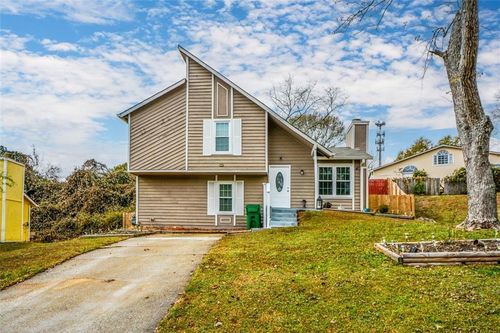 1126 Mainstreet Valley Dr, Stone Mountain, GA, 30088-2730 | Card Image