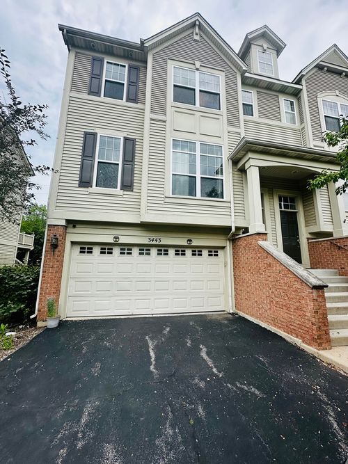 3443 Bradbury Cir, Aurora, IL, 60504-6898 | Card Image