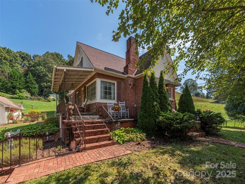 956 Iron Duff Rd, Waynesville, NC, 28785-8469 | Card Image