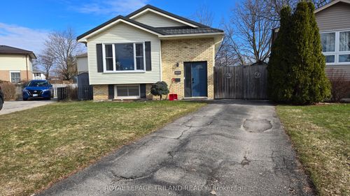 104 Speight Cres, London, ON, N5V3W8 | Card Image