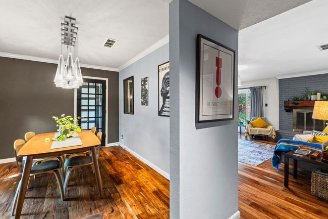 Transition from the foyer to the living area. | Image 21