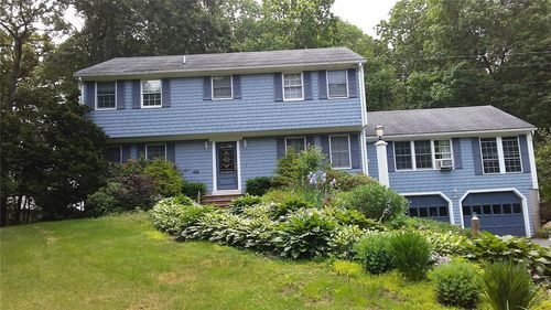 257 Beacon Dr, North Kingstown, RI, 02852-4628 | Card Image