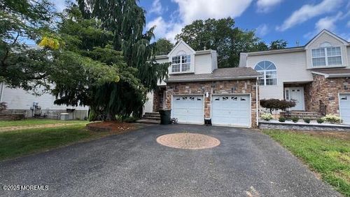 33 Kinglet Ave, Marlboro, NJ, 07746-2535 | Card Image
