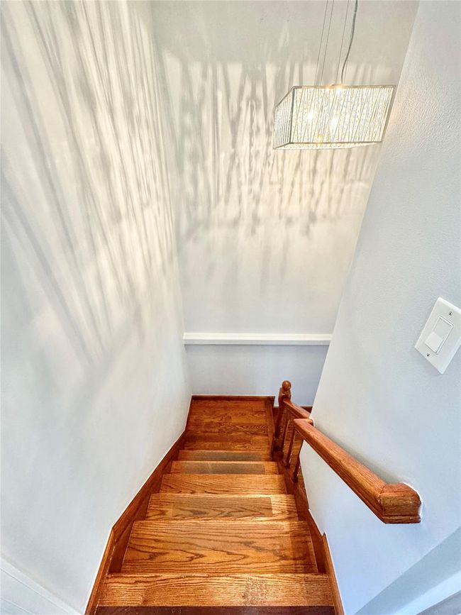 52 70 Th St, House other with 3 bedrooms, 2 bathrooms and 2 parking in Maspeth NY | Image 6