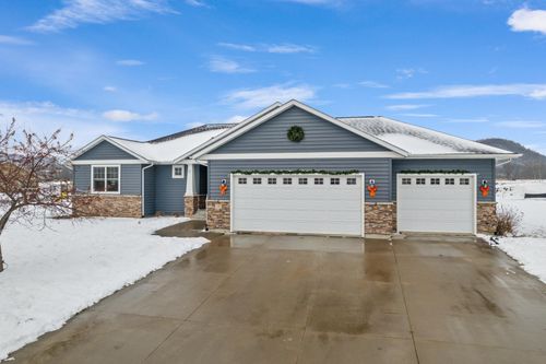 175 Sweetwater Dr, Rollingstone, MN, 55969-4130 | Card Image