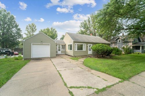 716 W 18th St, Cedar Falls, IA, 50613-3719 | Card Image