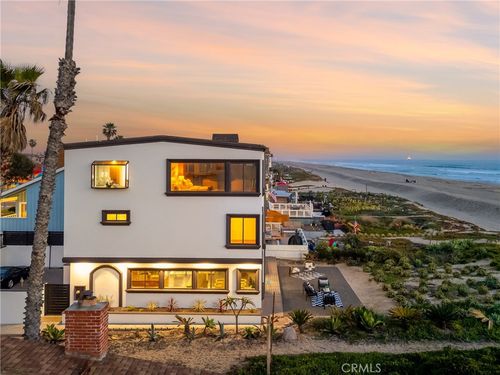 16601 S Pacific Ave, Sunset Beach, CA, 90742-2061 | Card Image