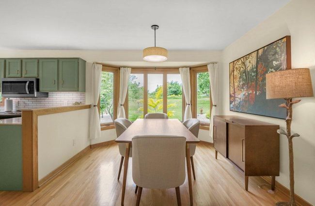 7470 Canyon Curv, House other with 4 bedrooms, 3 bathrooms and null parking in Chanhassen MN | Image 9