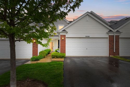28088 W Niagara St, Mchenry, IL, 60051-6669 | Card Image